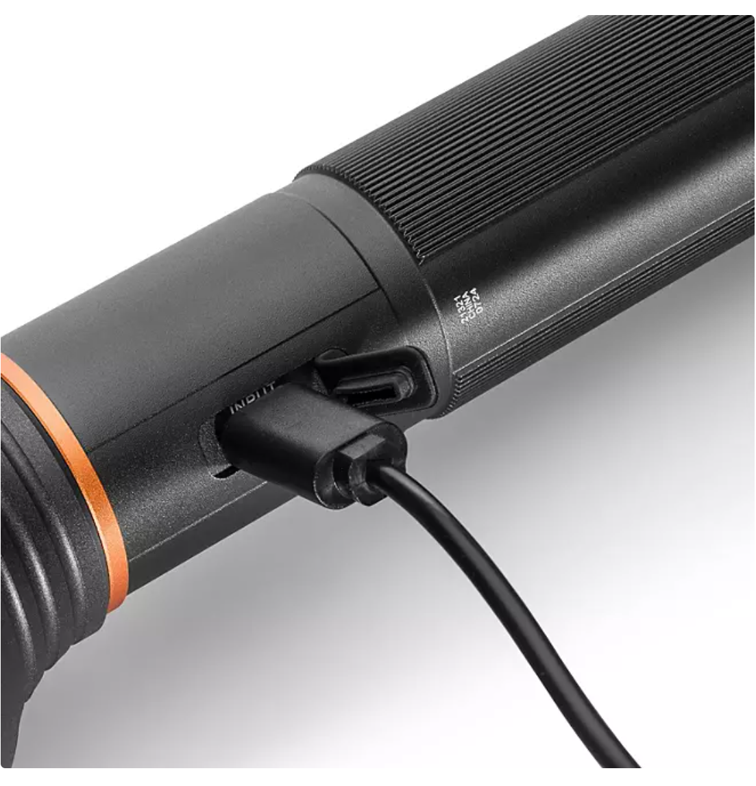 Bushnell 6500 Lumen Rechargeable Flashlight - Bellso